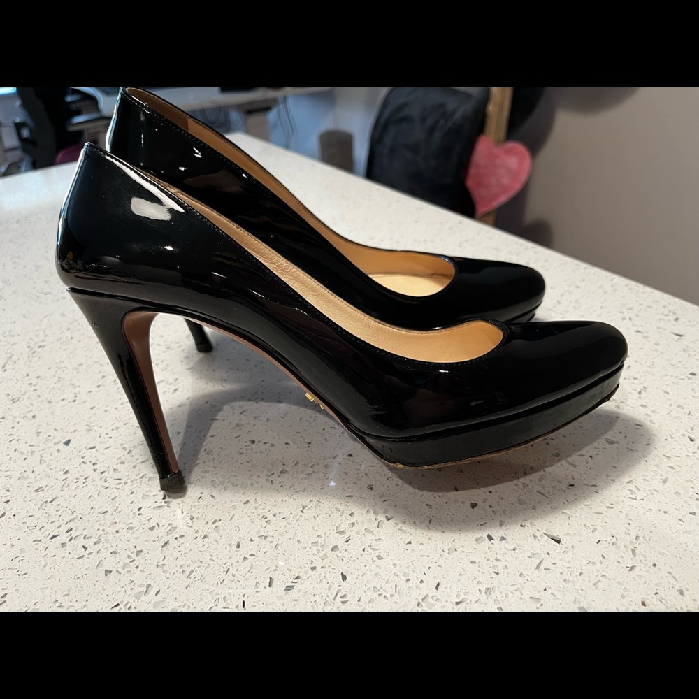 Prada patent leather pumps size 39.5